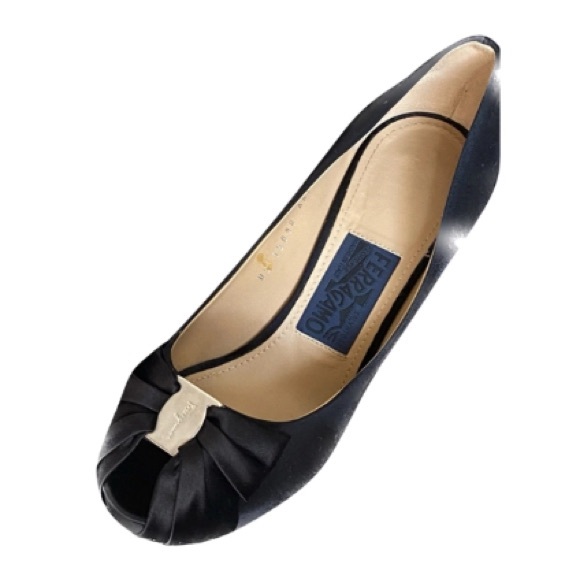 Ferragamo Pianka Satin Peep-toe Pump - Picture 3 of 5